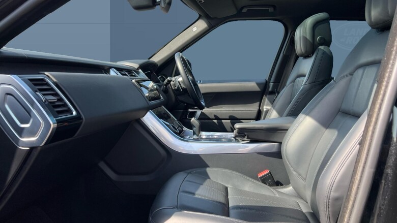 Land Rover Range Rover Sport 3.0 D300 HSE Dynamic Black 5dr Auto Diesel Estate